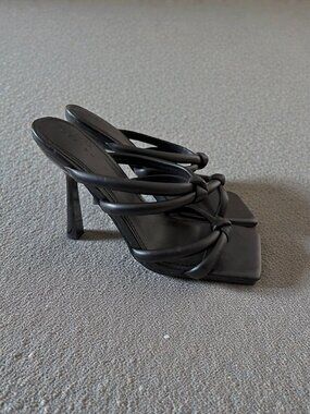 ASOS Deisgn Black Strappy Heels Sandals Size US 8